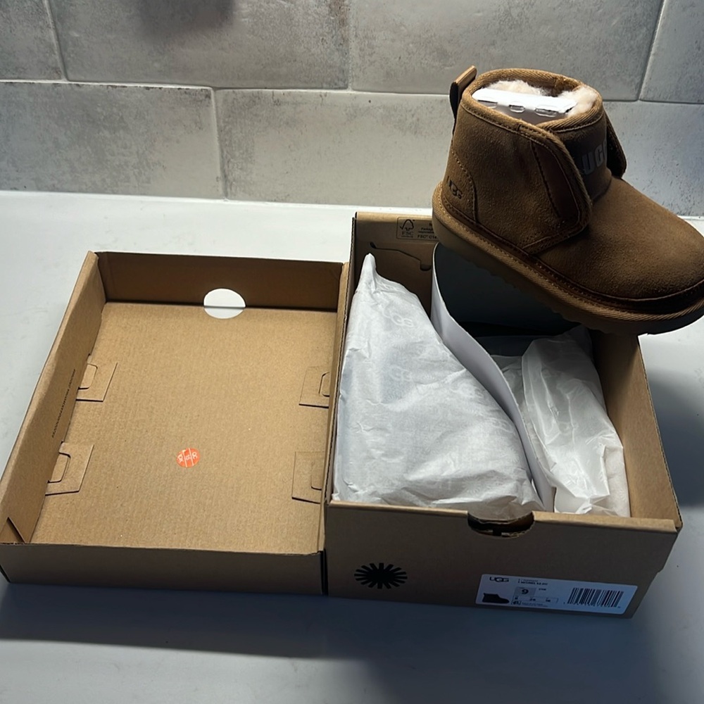 Ugg Neumel EZ FIT Chukka Boot (Chestnut)
